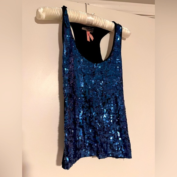 Beautiful, sparkly sequin Lipsy of London top - Picture 3 of 5